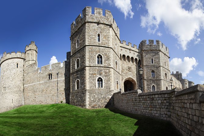 Private Day Tour to Bath and Windsor Castle - Windsor Castle and 900 years of royal change