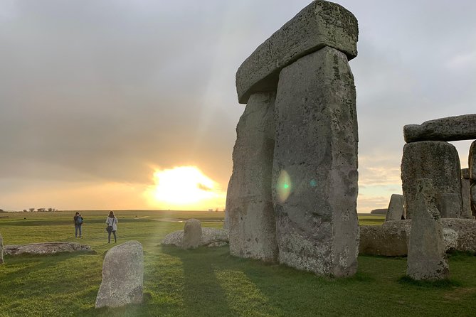 Private Day Tour to Stonehenge, Bath and The Cotswolds - The early road to Stonehenge