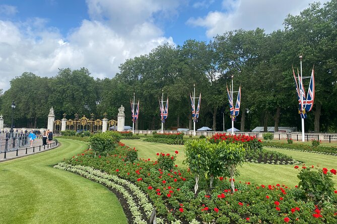 Private Day Tours in London - Royal London from St. James’s Park to Buckingham Palace