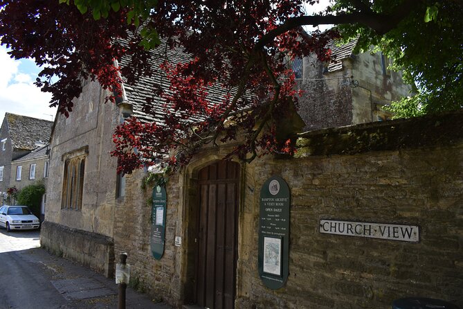 Private Downton Abbey Tour, including Bampton, Cogges Farm, and Highclere - Guide style and small touches