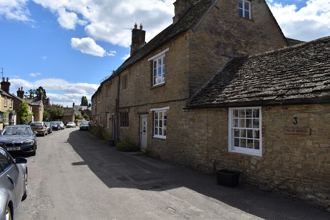 Private Downton Abbey Tour, including Bampton, Cogges Farm, and Highclere - Who should book this Downton day?