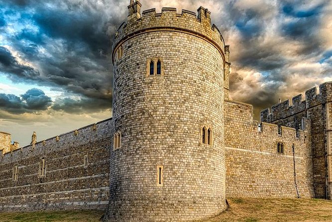 Private Driver guided tour Stonehenge Windsor castle and Bath. - What driver-guided really means