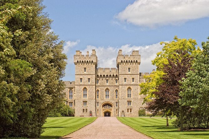 Private driver guided tours Windsor castle Stonehenge - Stonehenge: England’s most famous prehistoric stop