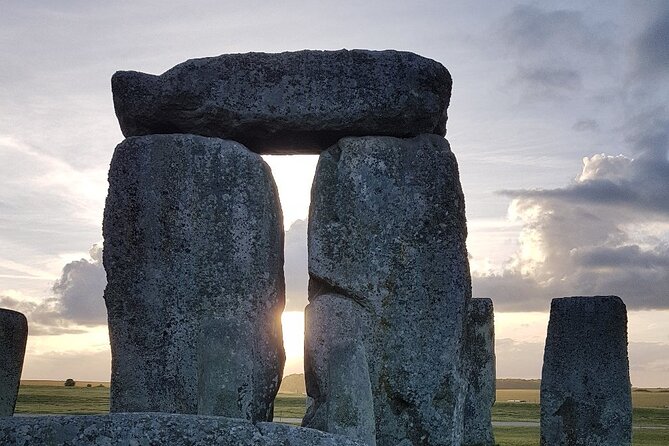Private Driver Tours Avebury.Stonehenge.Salisbury. - Three major sights in one long English day