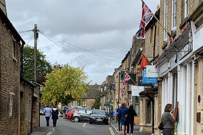 Private Full Day Excursion to the Cotswolds in a London Black Cab - What the guide adds to the day