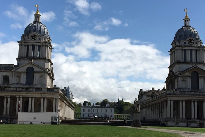 Private Guided and Chauffeured Tour of London - The British Museum and central London walks