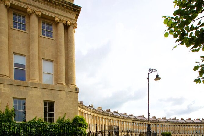 Private Guided Tour of Jane Austen's Bath - Queen Square and the room where Austen watched Bath