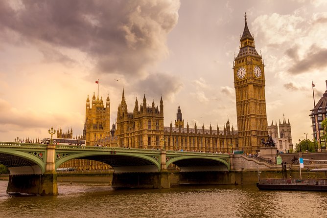 Private Guided Tour of Royal London - The place where a king lost his head