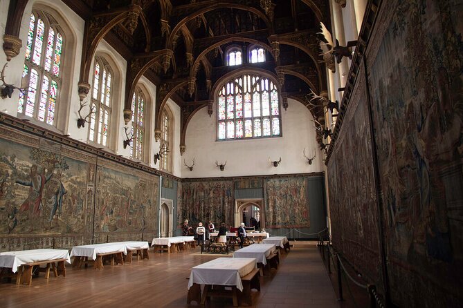 Private Half-Day Tour of Hampton Court - Inside Hampton Court Palace With Mark