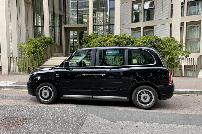 Private Half Day Tour on a London Cab - St Paul’s Cathedral and the City of London