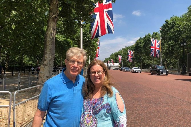 Private London Highlights Tour in a Black Cab: 2, 4, or 6 Hours - Guides, families, and mobility needs