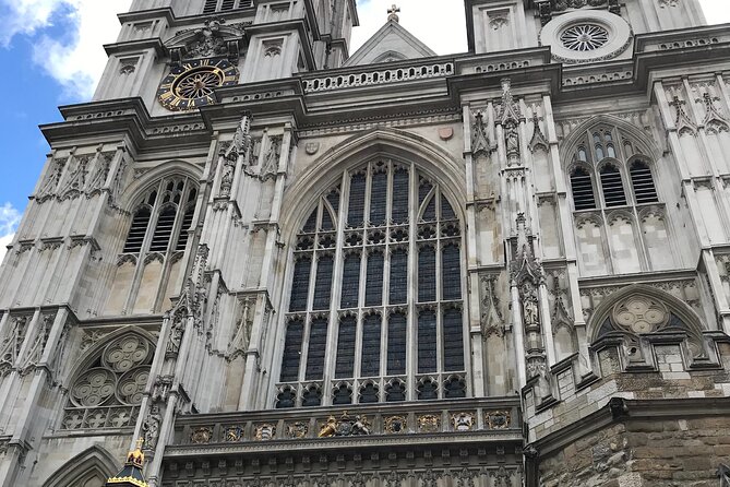 Private London Highlights Tour with Experienced Guide in Taxi - Trafalgar Square, Piccadilly, and central London