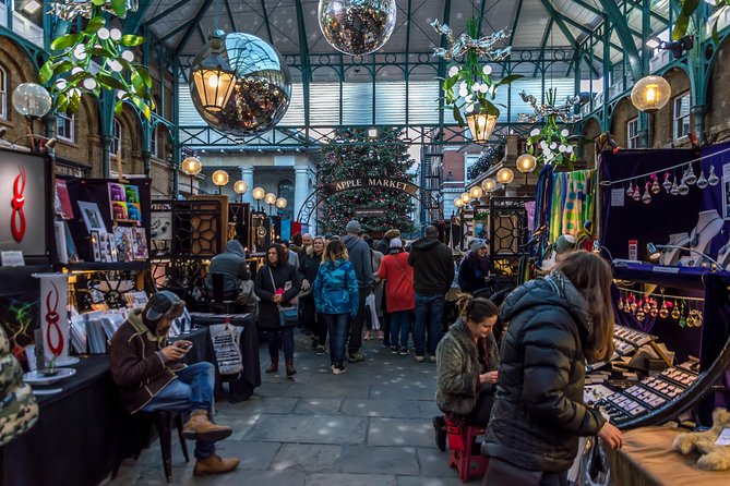 Private London Photoshoot Tour - Trafalgar Square’s public face and small surprises