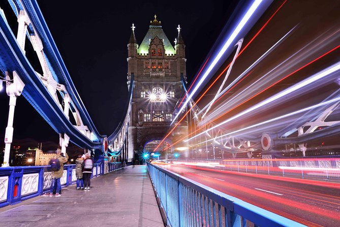 Private Night Photography Tour in London - Private format, group size, and the cost