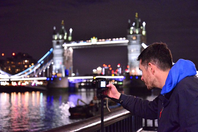 Private Night Photography Tour in London - London Eye: start with moving light and open views