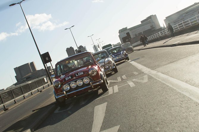 Private Panoramic Tour of London in a Classic Car - Guides who shape the outing