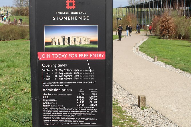 Private Pre Cruise Excursion Transfer London to Southampton Port Via Stonehenge - Continuing to Southampton Port