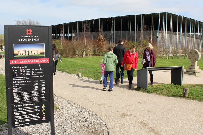 Private Pre Cruise Excursion Transfer London to Southampton Port Via Stonehenge - Is the high price worth it?