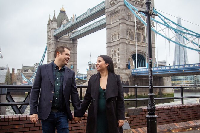 Private Professional Photoshoot Outside Tower Bridge in London - Key points to know before booking