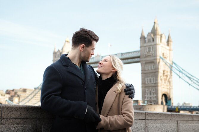 Private Professional Photoshoot Outside Tower Bridge in London - Why a 15-minute Tower Bridge session can be worth it
