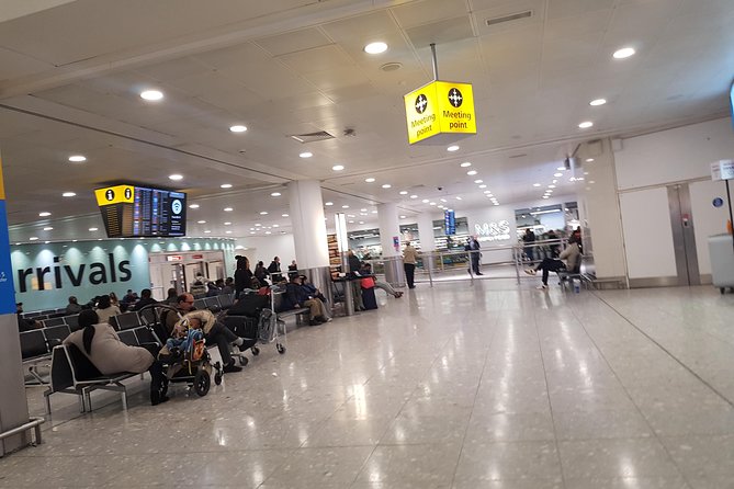 Private Round Trip Transfer between London Airports and Hotel - Four airports and larger groups