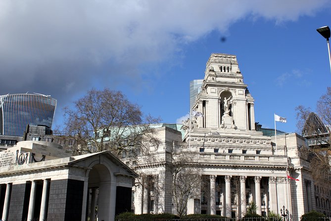 Private Sightseeing Walking Tour of The City Of London - London Bridge, Tower Bridge, and HMS Belfast