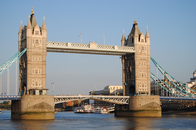 Private Tour: Chauffeur-Driven Tour of London - Buckingham Palace and the Changing of the Guard