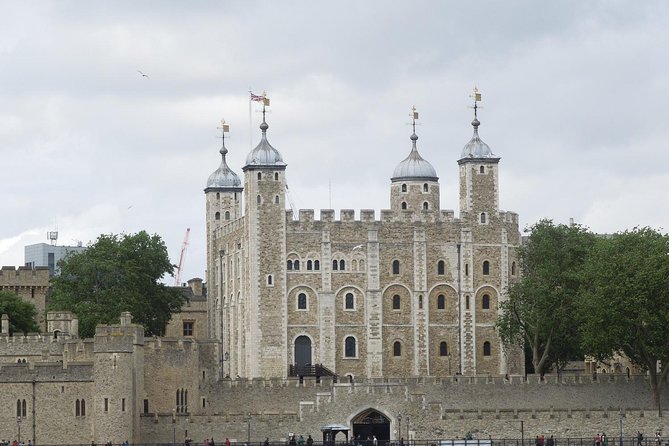 Private Tour London Highlights, entries Westminster Abbey, The Tower of London - Parliament Square and the ride through London