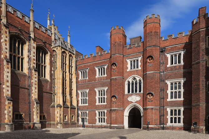 Private Tour of Hampton Court Palace with Award-Winning Architectural Historian - Meeting James at Hampton Court Palace