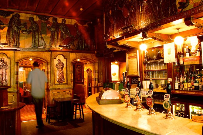Private Tour of London's Historic Pubs - Four pubs with four different personalities