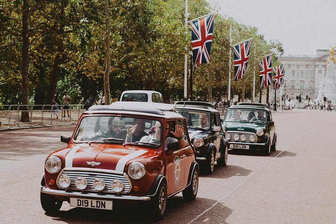 Private Tour of London's Landmarks in a Classic Car - A private format that keeps the tour personal