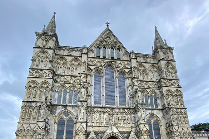 Private Tour of Stonehenge and Salisbury Cathedral - Guides, vehicles, and the rhythm of the day