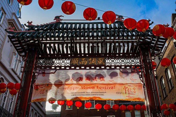 Private Tour: Photography Walking Tour from Trafalgar Square to Covent Garden - Chinatown: color, signs, and close-up subjects