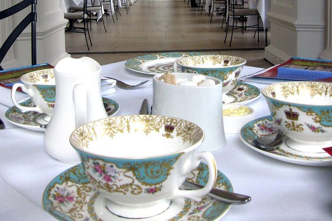 Private Tour: Royal High Tea At Kensington Palace Gardens - Physical Energy, a statue about looking ahead