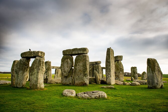 Private Tour to Stonehenge and Bath from London - One long day from London, made easier
