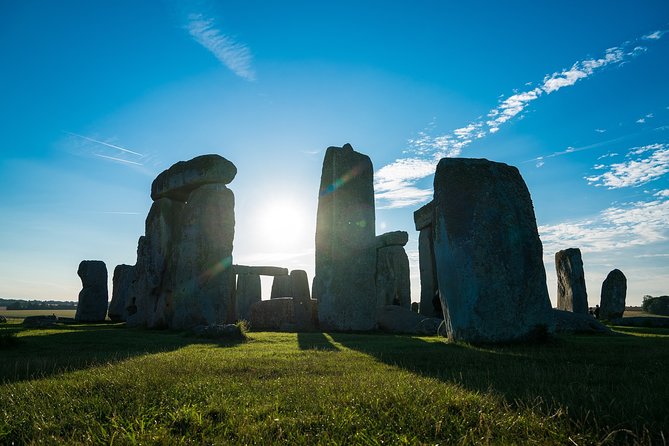 Private Tour to Stonehenge and Highclere Castle (Downton Abbey) - Leaving London at 9 am