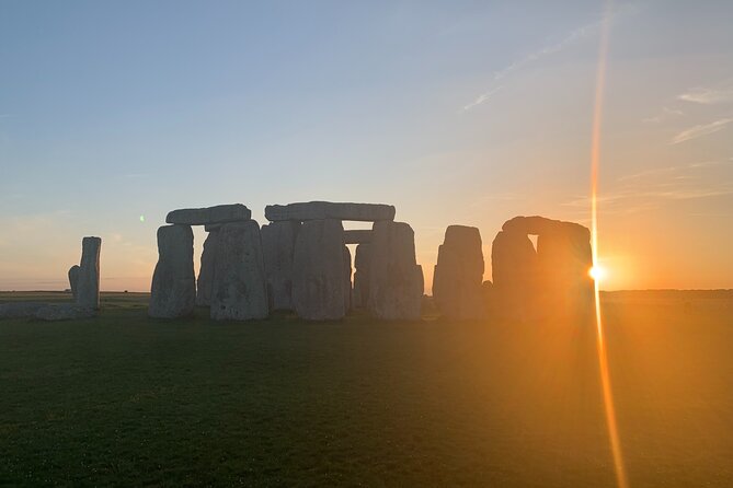 Private Tour to Stonehenge, Bath and The Cotswolds - Castle Combe and the Cotswold wool story