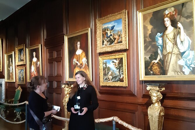 Private tour with an accredited expert guide Hampton Court Palace - Why Hampton Court works best with a private guide