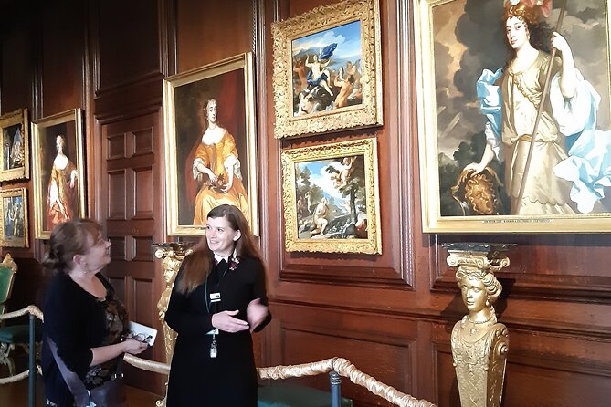 Private tour with an accredited expert guide Hampton Court Palace - Henry VIII’s apartments and the Great Hall