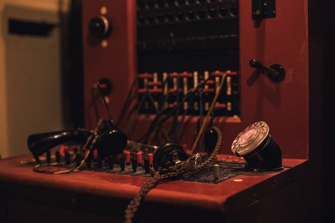 Private Tour, World War 2 London, including entry to Churchill War Rooms - The guide makes the difference