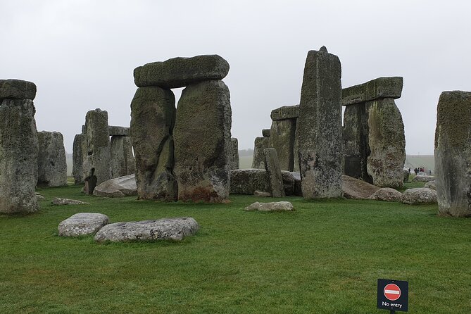Private Tours to Stonehenge & Oxford - Lower Woodford: a one-hour pub break
