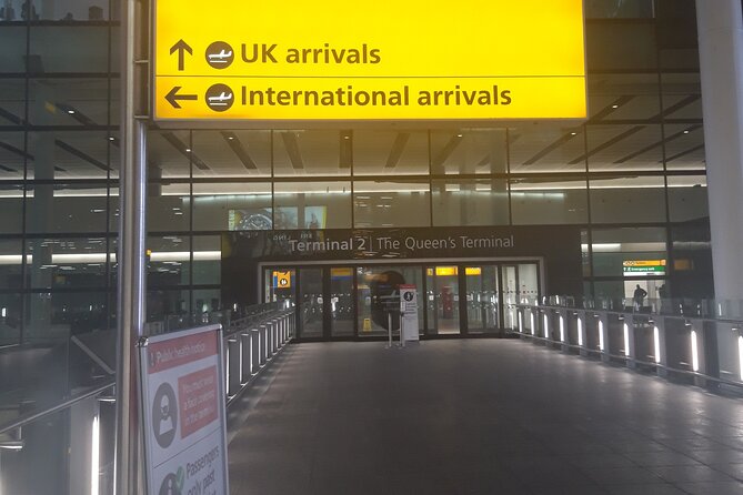 Private Transfer Arrival or Departure Heathrow Airport/ London - Meeting your driver at Heathrow arrivals
