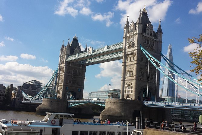 Private Transfer Arrival or Departure Heathrow Airport/ London - The ride into central London