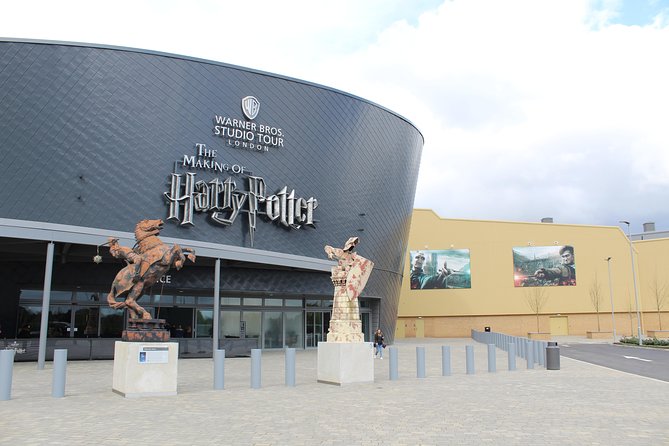 Private Transfer: Central London to Harry Potter Warner Bros Studio in Leavesden - The Drive From London to Leavesden