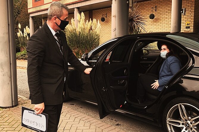 Private Transfer from Heathrow to Gatwick Airport - Clearing customs and collecting your bags
