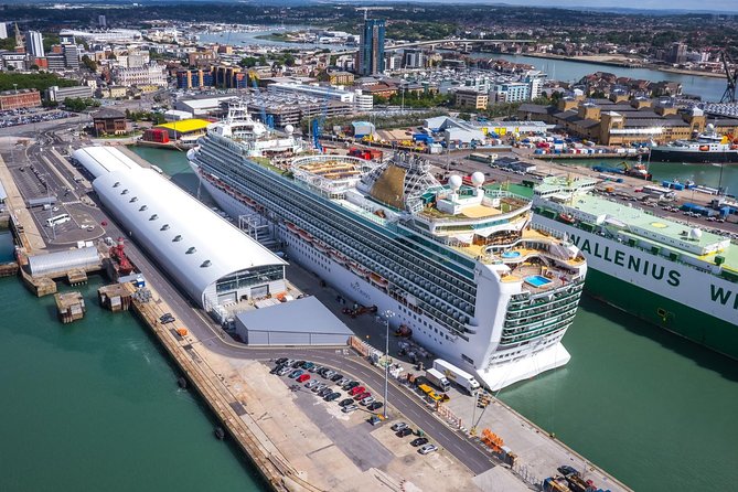 Private Transfer from London to Southampton cruise port - Arrival at Southampton Port