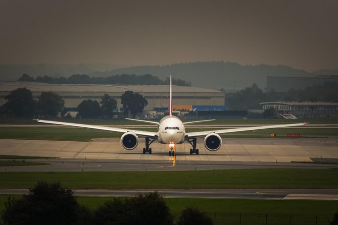 Private Transfer: Heathrow Airport to Gatwick Airport Arrival or Departure Transfer - A private ride between two very different airports