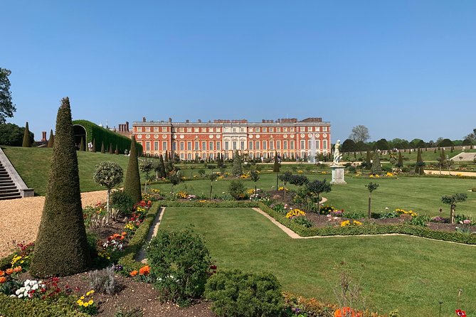 Private Vehicle To Hampton Court Palace From London With Admission Tickets - What the private ride from London changes