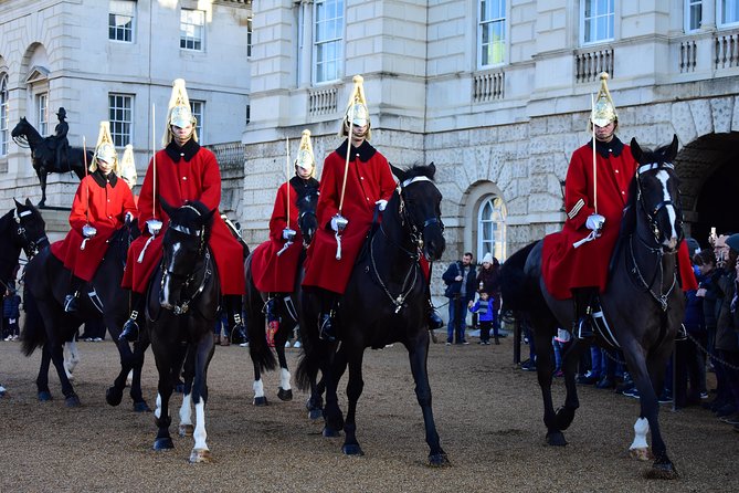 Private Walking tour London, Buckingham Palace to Big Ben and much more - A quiet pause in St. James’s Park