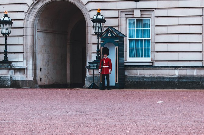 Private Walking tour London, Buckingham Palace to Big Ben and much more - Piccadilly Circus brings in the West End